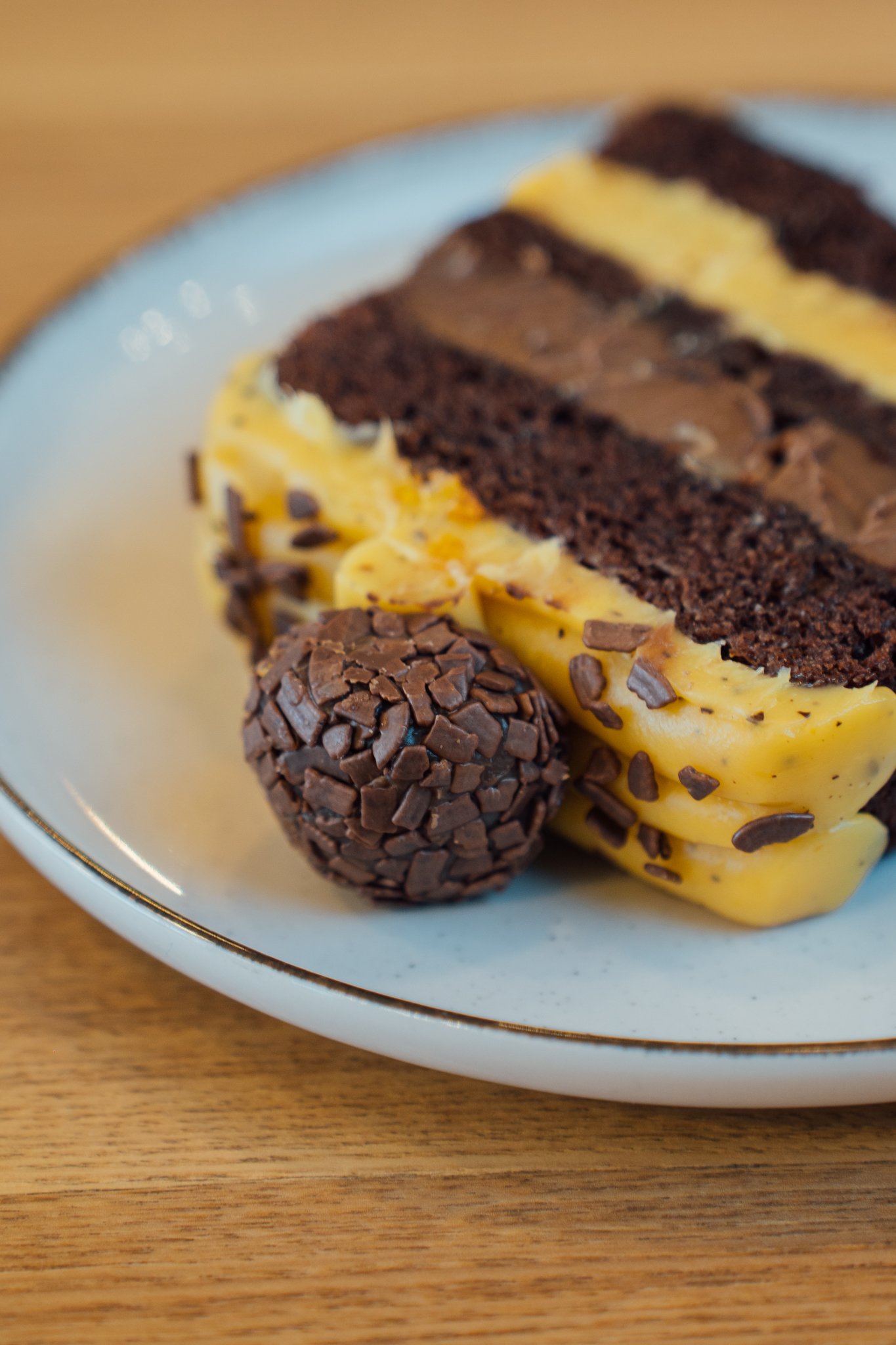 Fatia Retangular Chocolate, Brigadeiro Belga & Maracujá